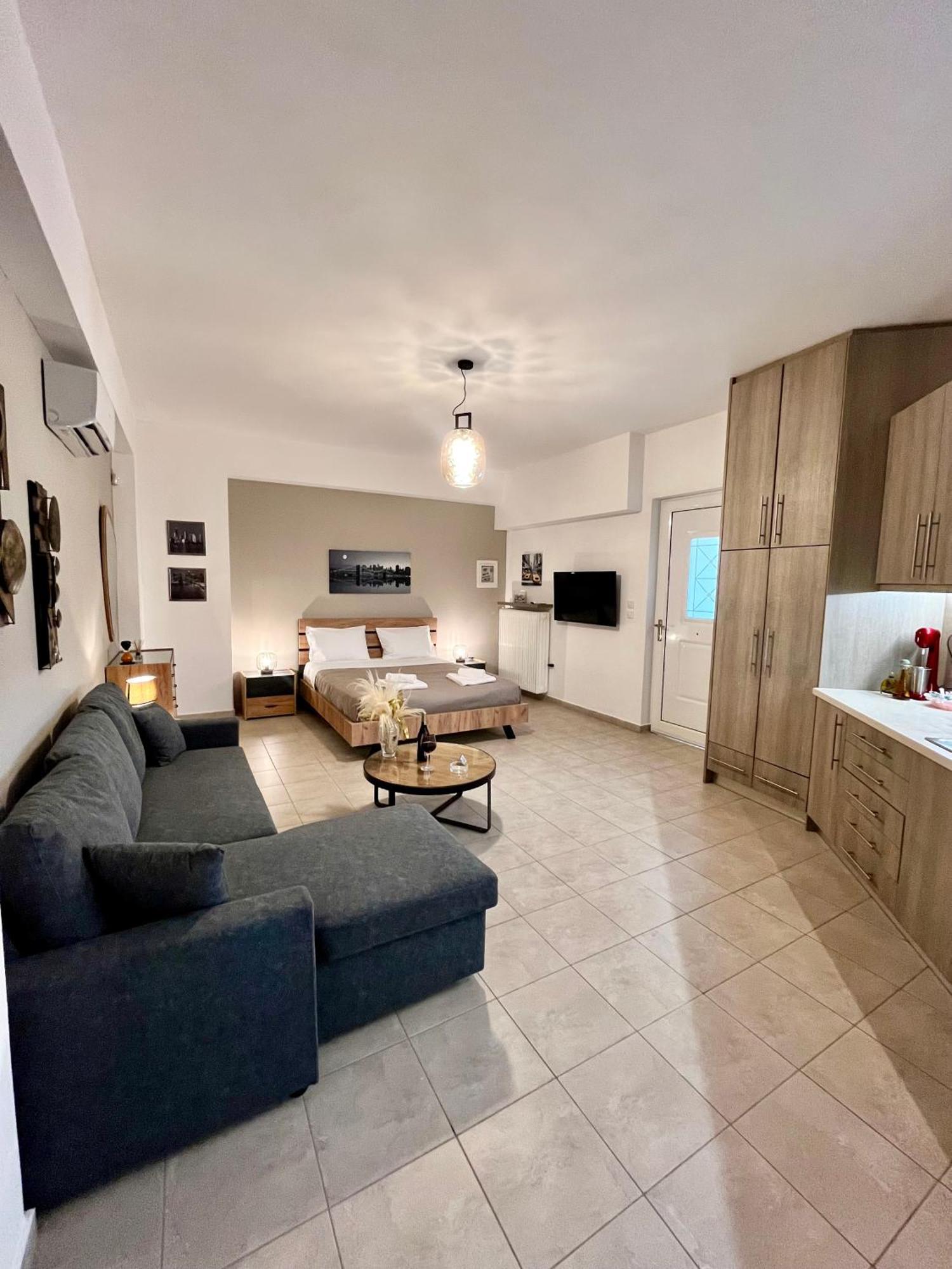 Lia'S Luxury Apartment - Near Airport 科洛皮奥 外观 照片