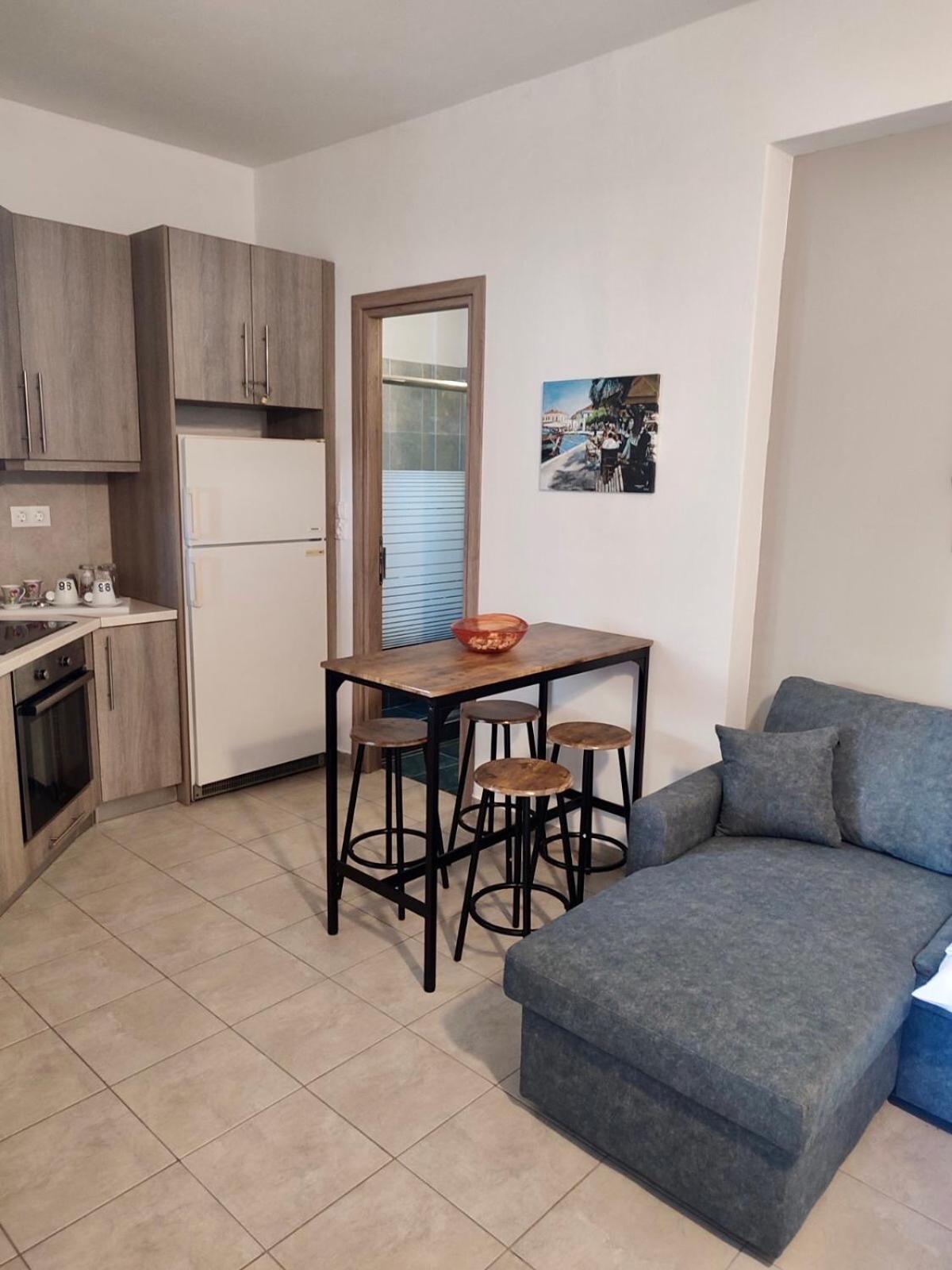 Lia'S Luxury Apartment - Near Airport 科洛皮奥 外观 照片